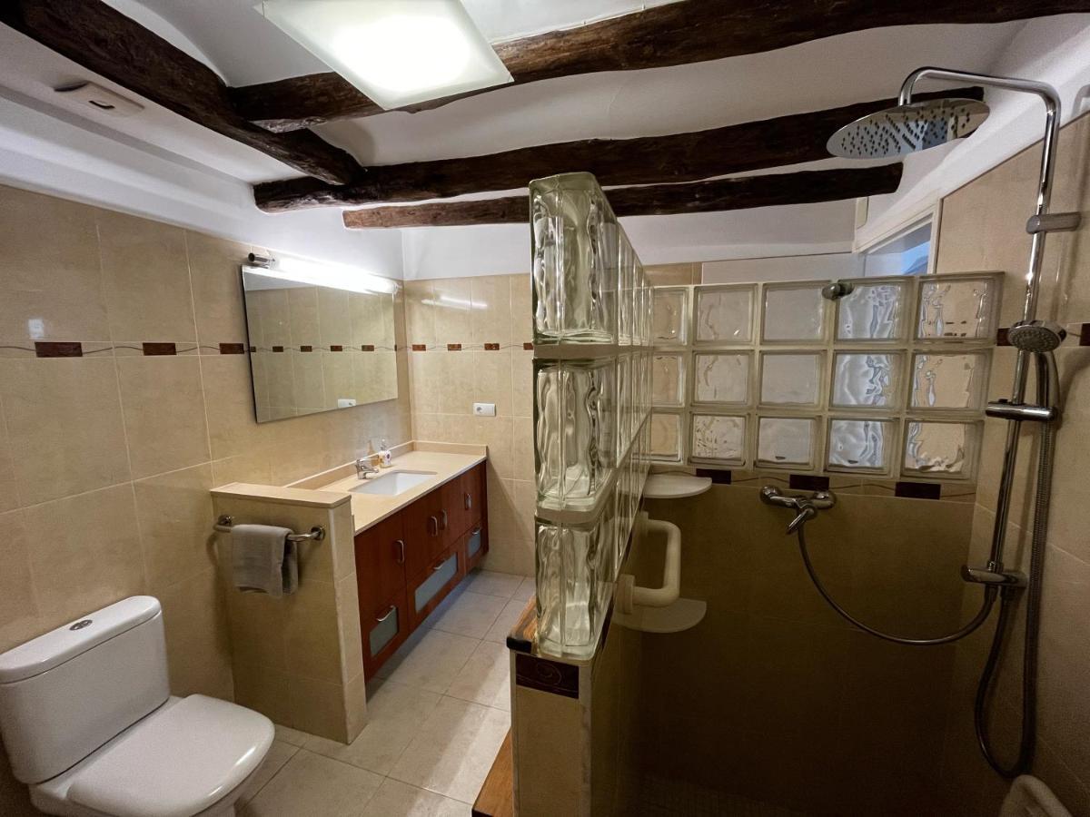 Apartaments Rurals Cal Parro, Batea Экстерьер фото