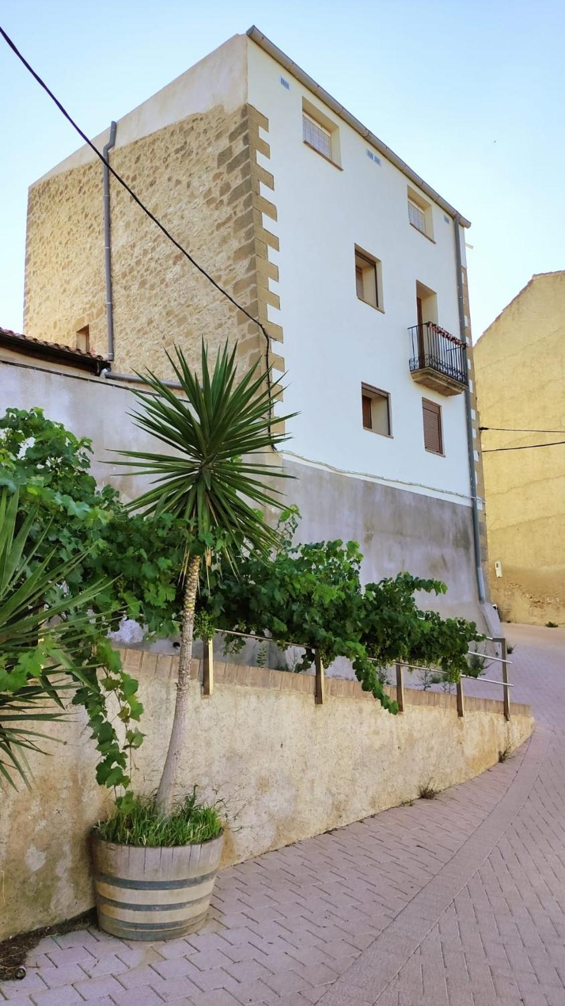 Apartaments Rurals Cal Parro, Batea Экстерьер фото